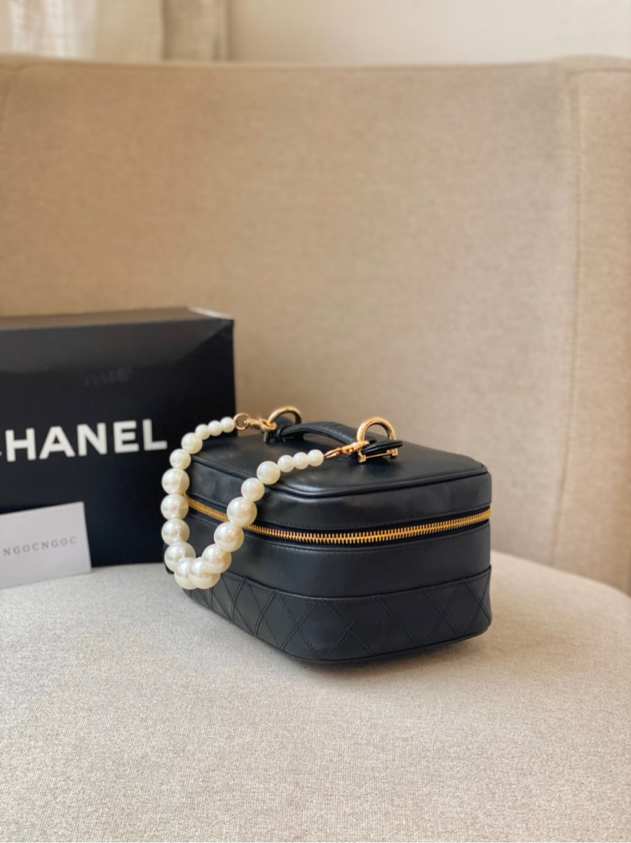 Chanel vanity lambskin