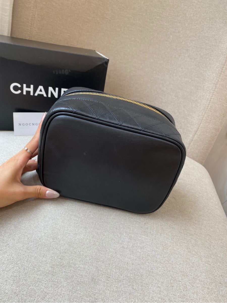 Chanel vanity lambskin