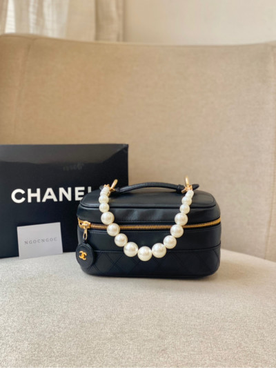 Chanel vanity lambskin