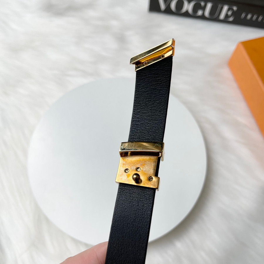 Belt l.v đen size 7520 - 98% ( bấm 1 lỗ ) fullbox