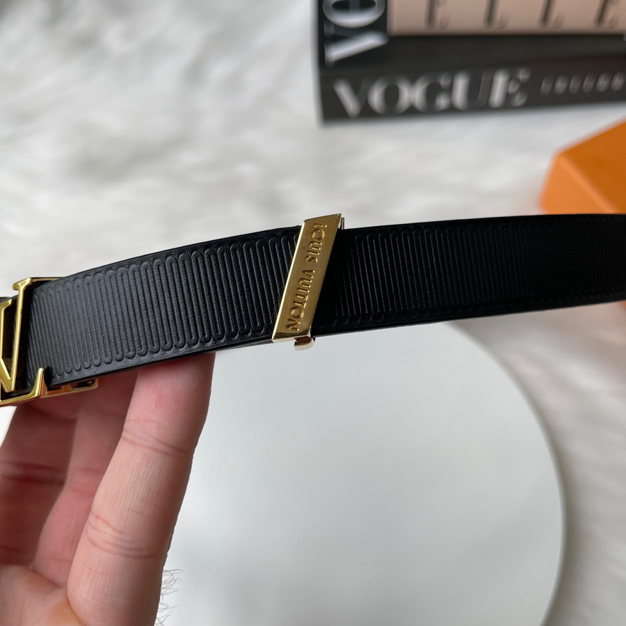 Belt l.v đen size 7520 - 98% ( bấm 1 lỗ ) fullbox