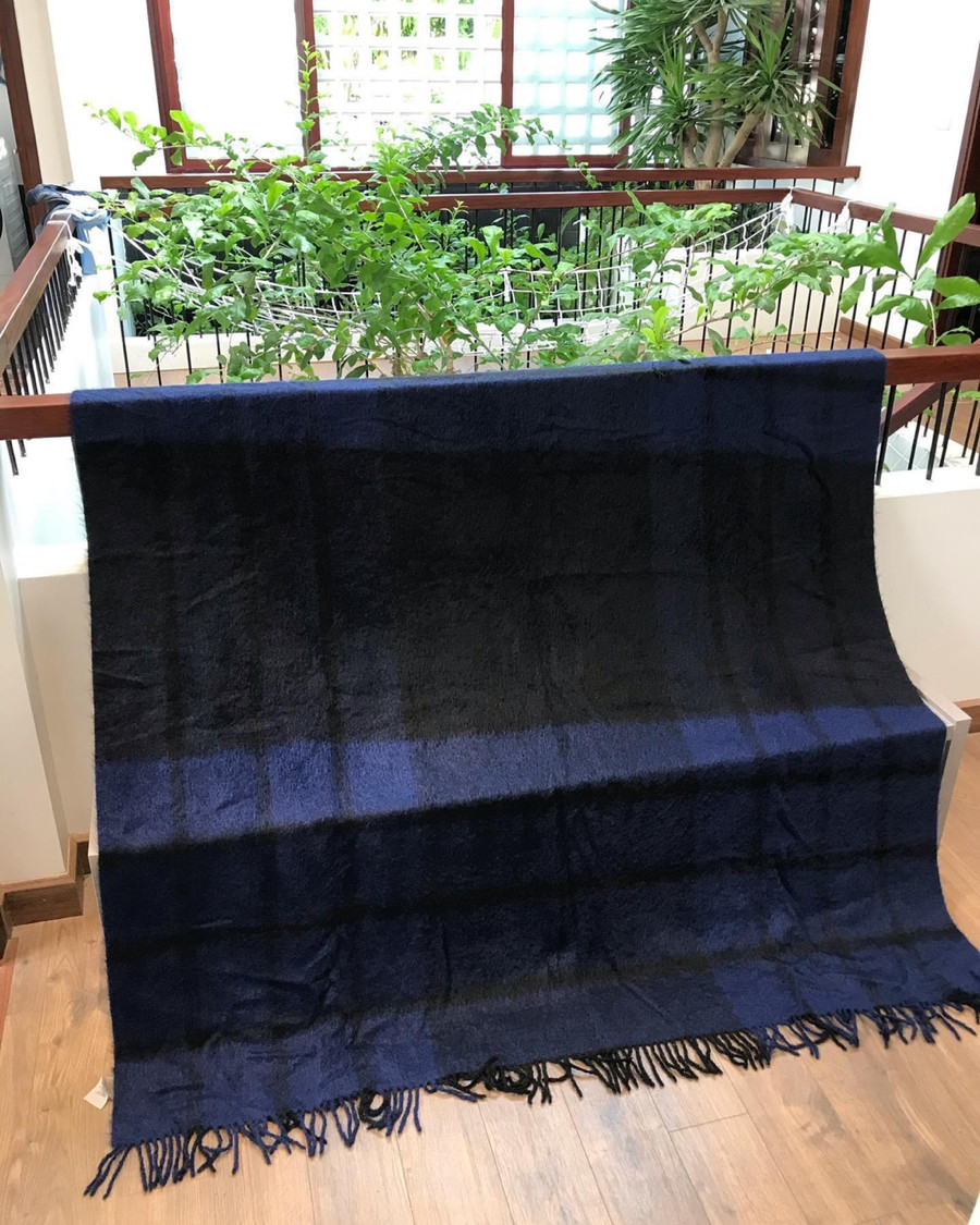 Em sẵn Bo...ttega Veneta Blanket Alpaca x nylon x wool Blue rất đẹp, kích thước 150*200cm