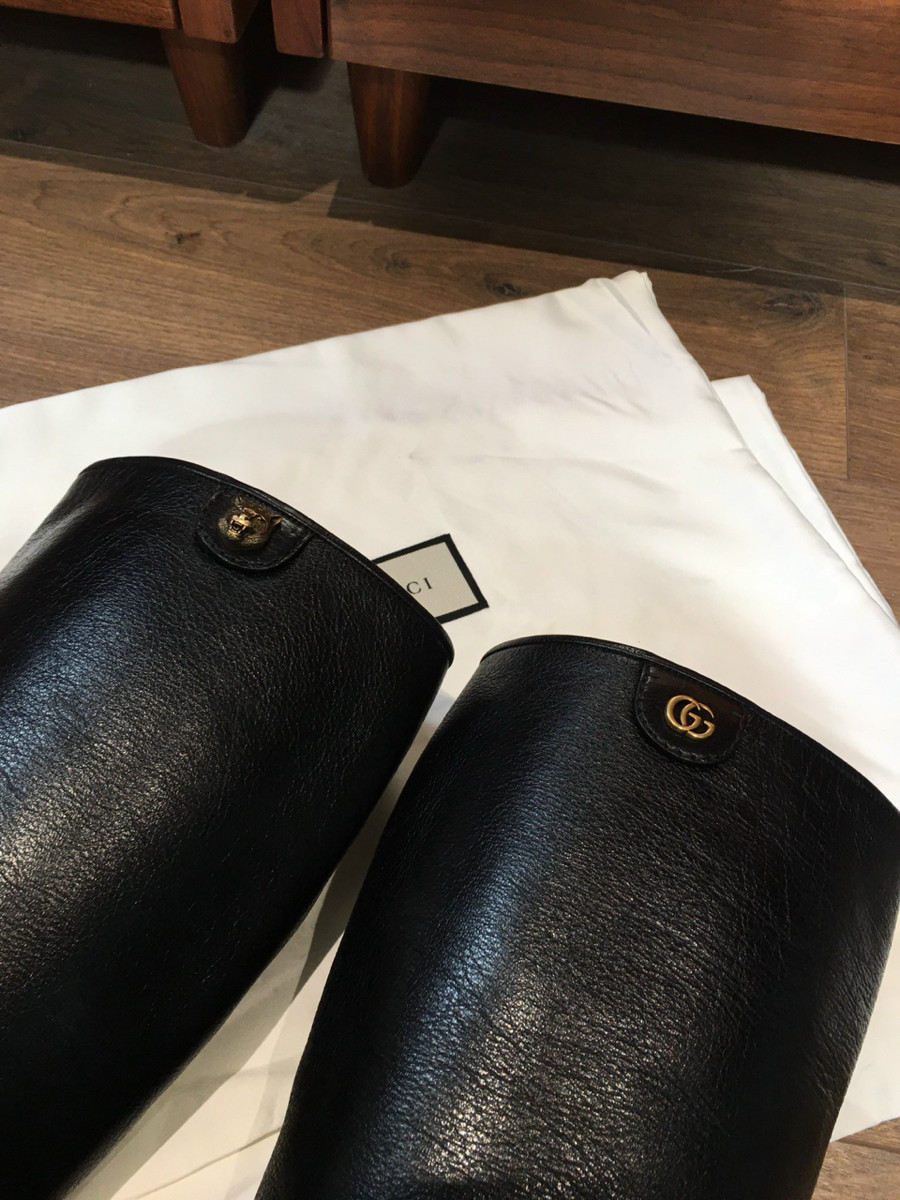 G u c c i Double G Leather Long boots size   38 Ladies' Black×Gold 549678.   bốt đen cổ cao ạ . cao 3cm . pk đi kèm túi vải