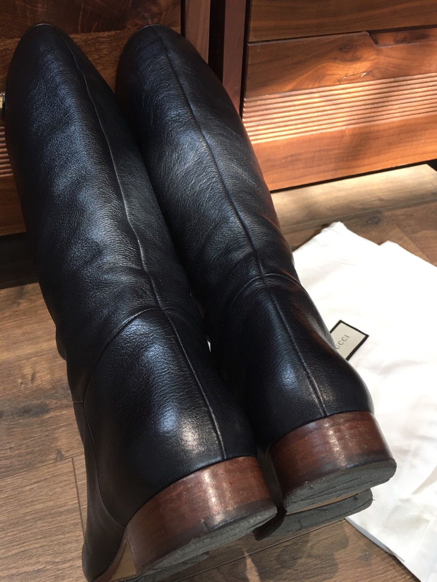 G u c c i Double G Leather Long boots size   38 Ladies' Black×Gold 549678.   bốt đen cổ cao ạ . cao 3cm . pk đi kèm túi vải