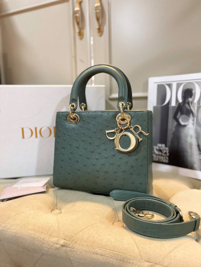 Túi dior lady đà điểu xanh lam khoá bạc sz M kèm dây dust card