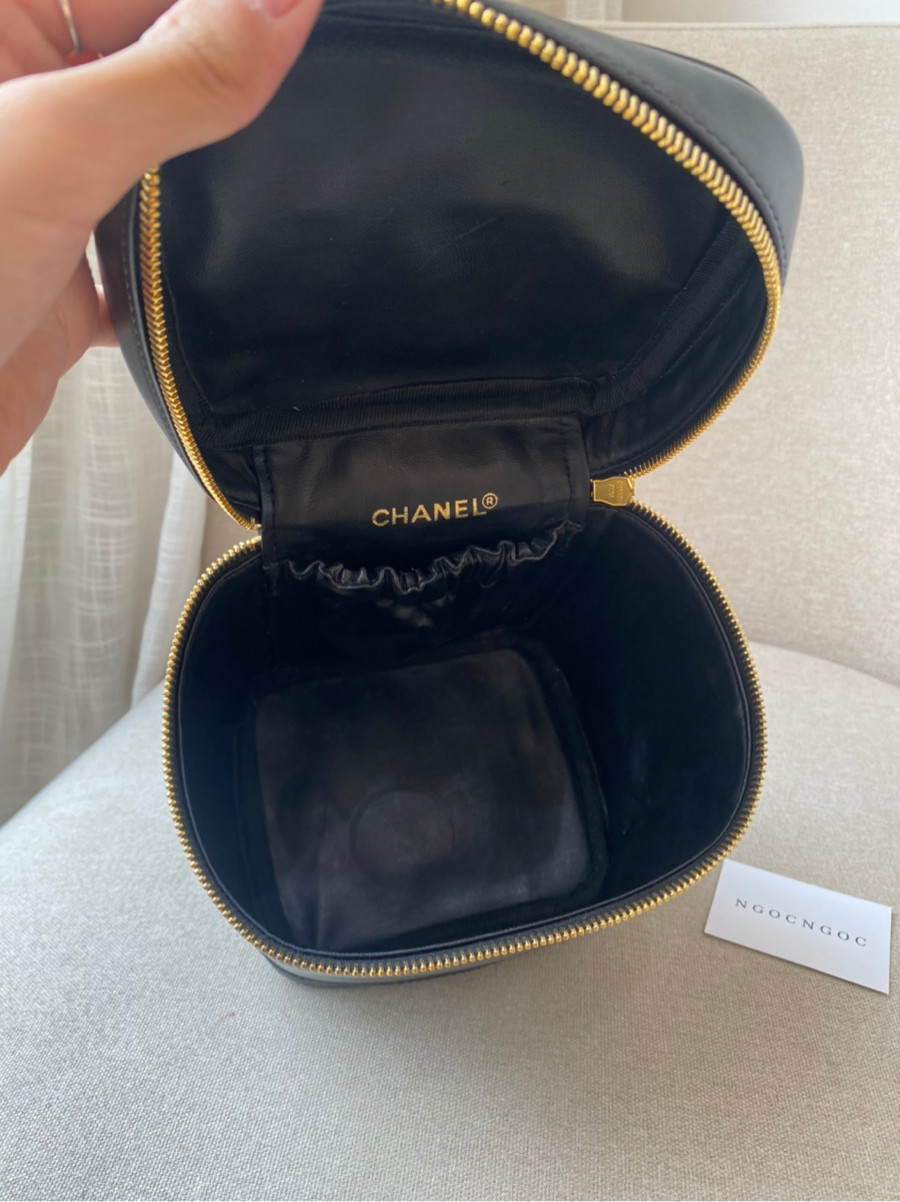 Chanel vanity lambskin