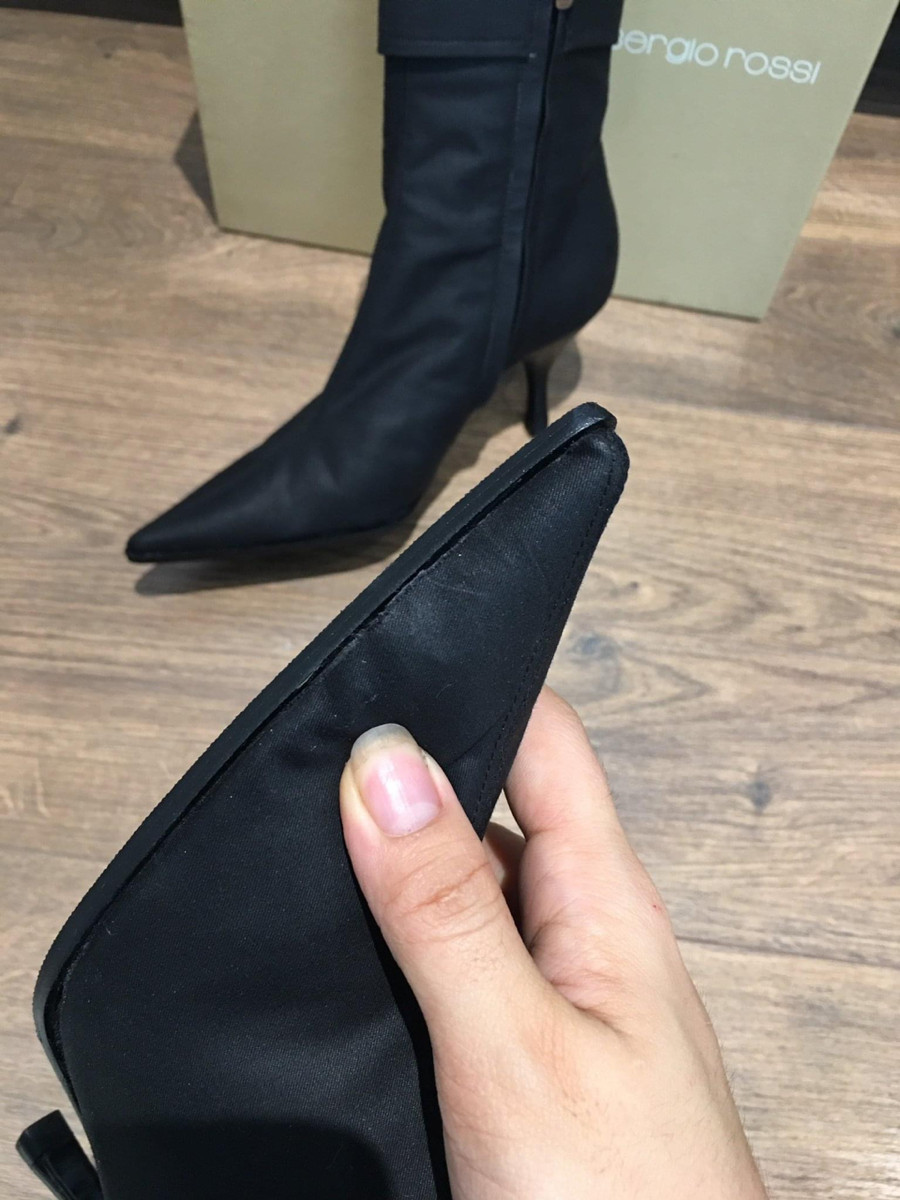 boot đen s e r g i o size 35; cao 7cm . .kèm box ạ . 94% new. phần viền vải có  vết như hình e chụp nhé