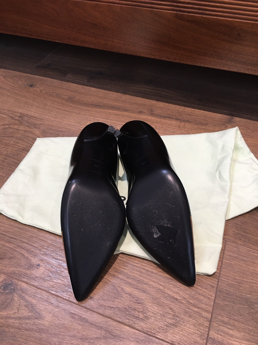 B U R B E R R Y pumps cap toe switching leather pointed toe high heels size 36  black beige m ade in It aly"; cao 8cm . 94% new.