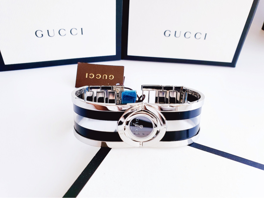 Đồng hồ nữ Gucci lắc