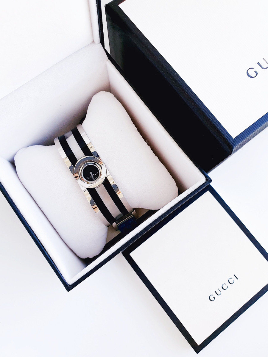 Đồng hồ nữ Gucci lắc