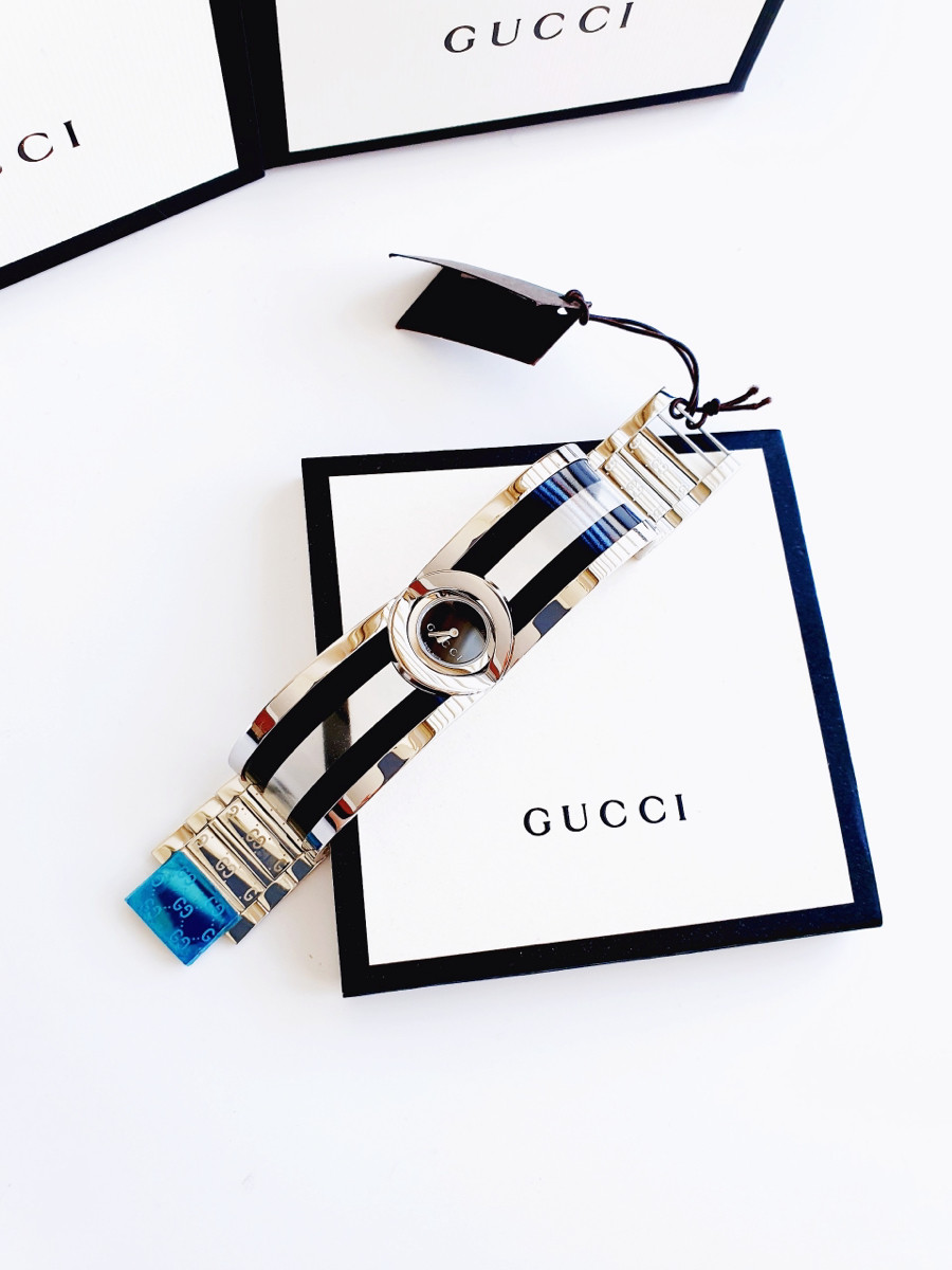 Đồng hồ nữ Gucci lắc