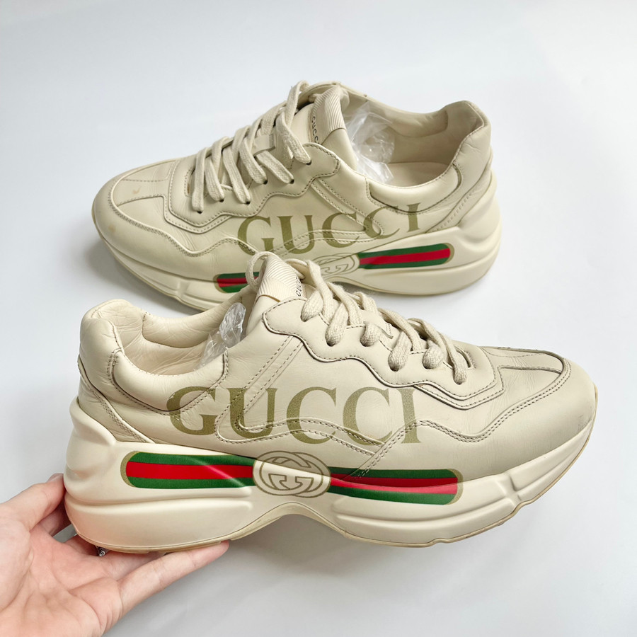 G.c rhyton fake logo size 38 - 98% còn dustbag