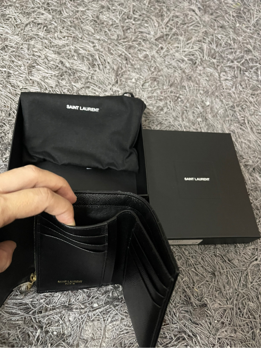 Ví YSL Saint Laurent đen gập 3 khoá vàng