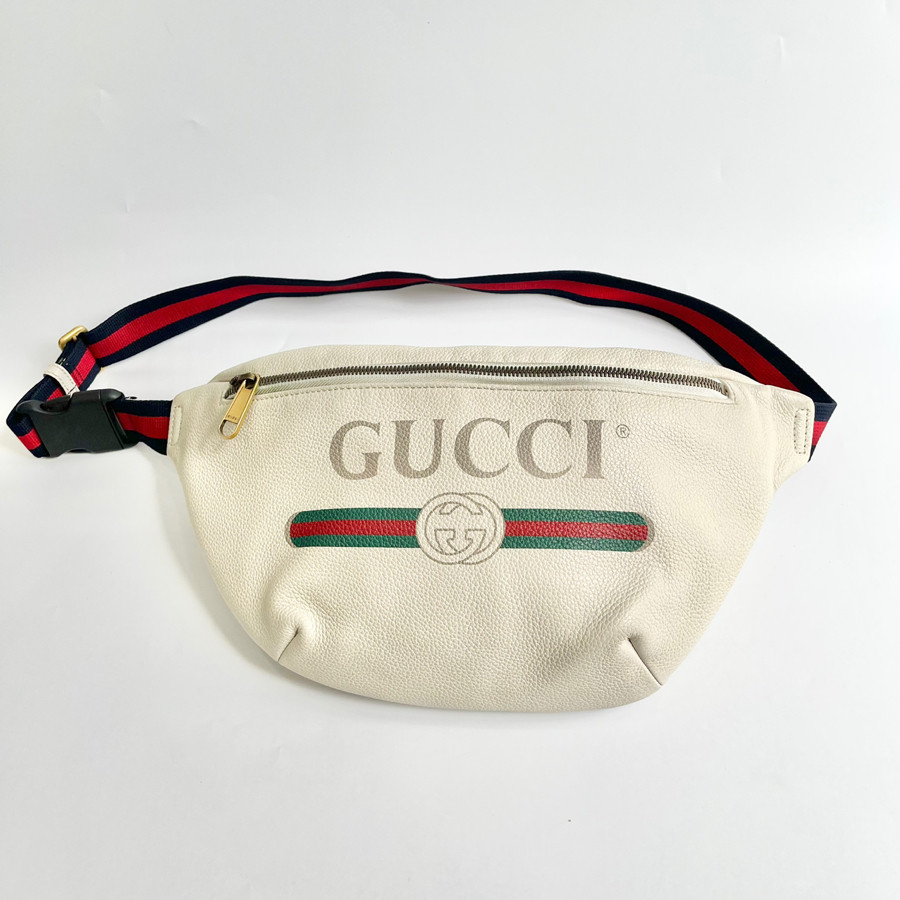 Bumbag g.c size 42 - 98% only