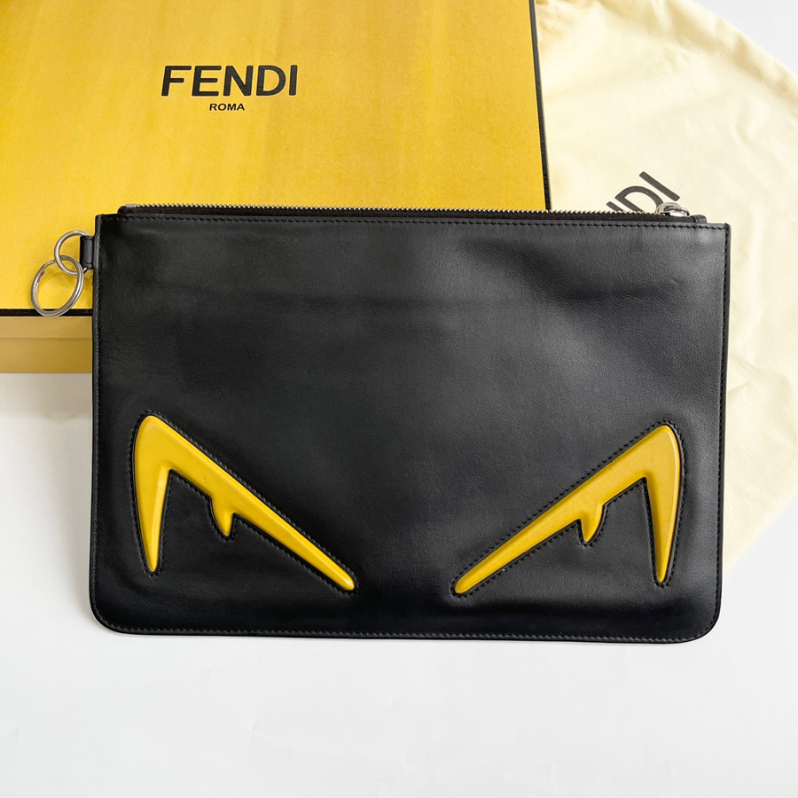 Clutch fen.di size 30x20 - 97% fullbox ( mặt sau bị lem )