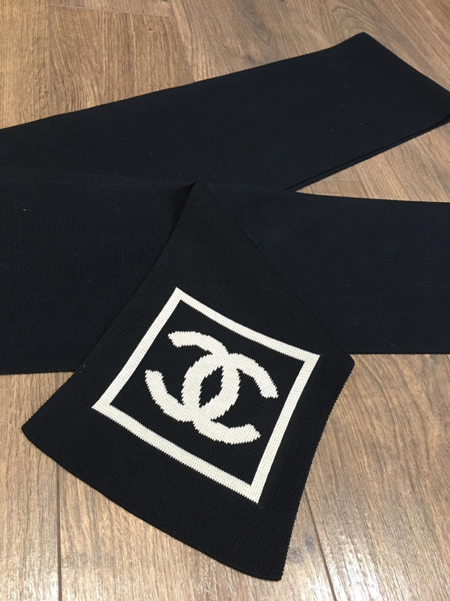 C h a n e l Sports Coco Mark Scarf Cotton Black. kích thước 220*16cm. còn tag vải ạ . 100% cotton