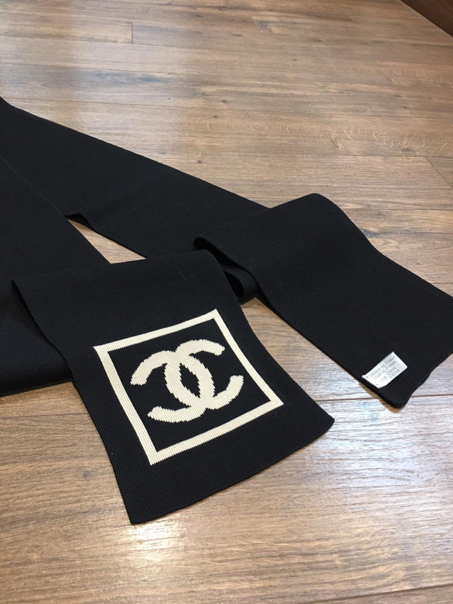 C h a n e l Sports Coco Mark Scarf Cotton Black. kích thước 220*16cm. còn tag vải ạ . 100% cotton