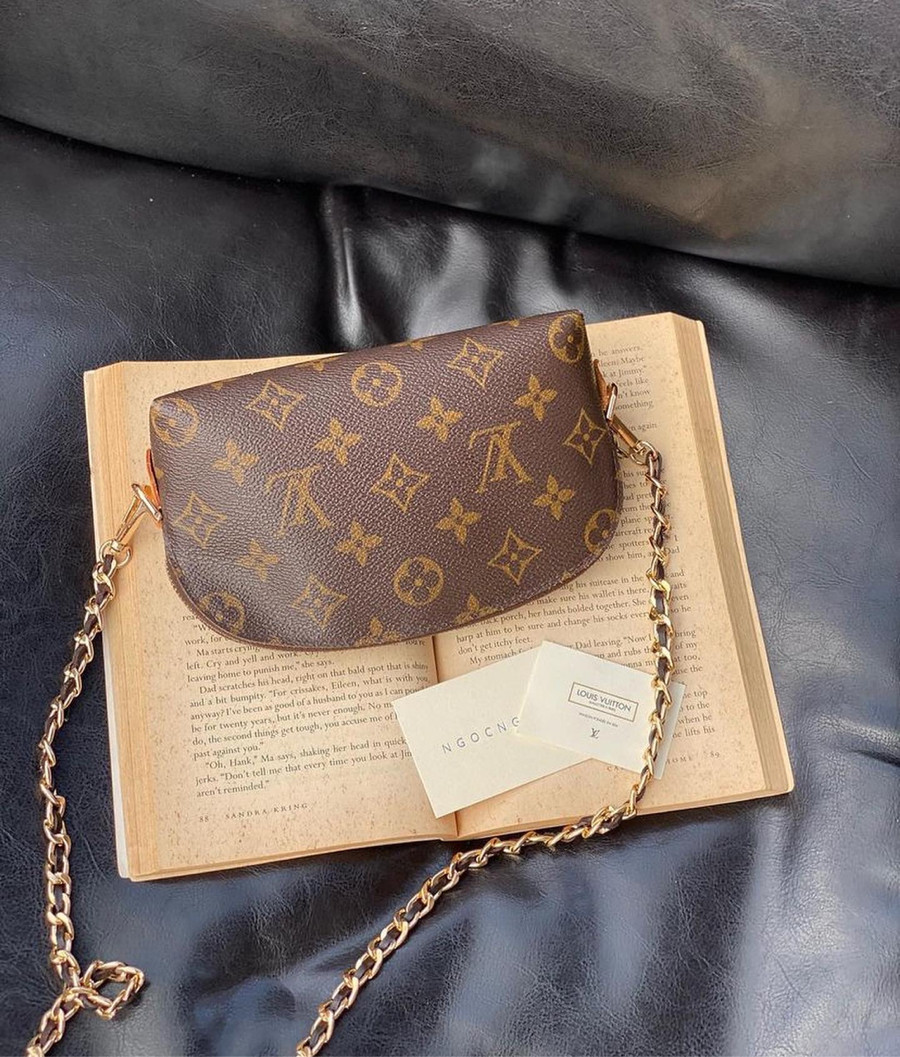 Can you help me figure out of this bag is authentic judging by photos only  because I cant get it authenticated Thank you in advance  r Louisvuitton
