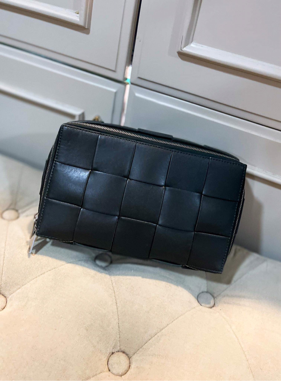 Clutch bottega màu xanh reeu sz 25