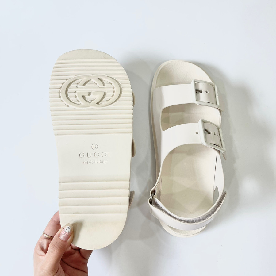 Sandal g.c size 37 - 98% có dustbag