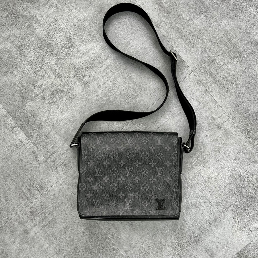 Louis Vuitton Messenger