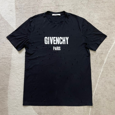 Tee g.v.c rách M - 98%