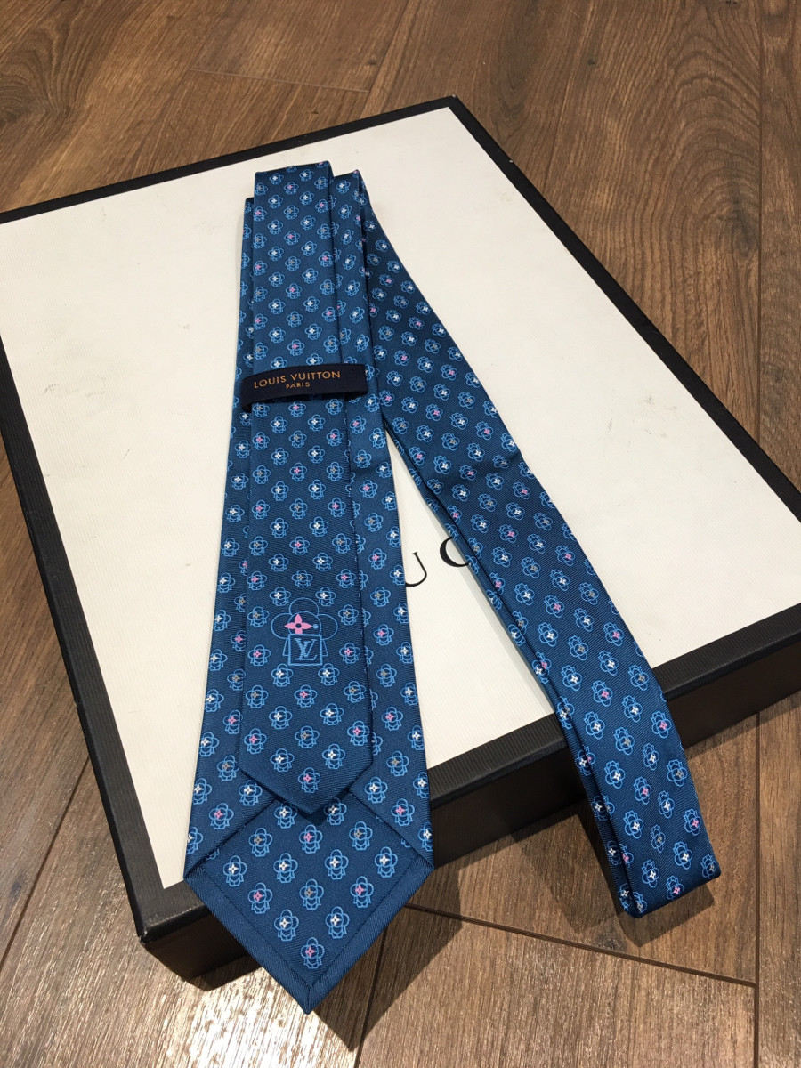 Sẵn L o u is V u i t t o n MR2242 Necktie Silk Blue Rubbed M77722.