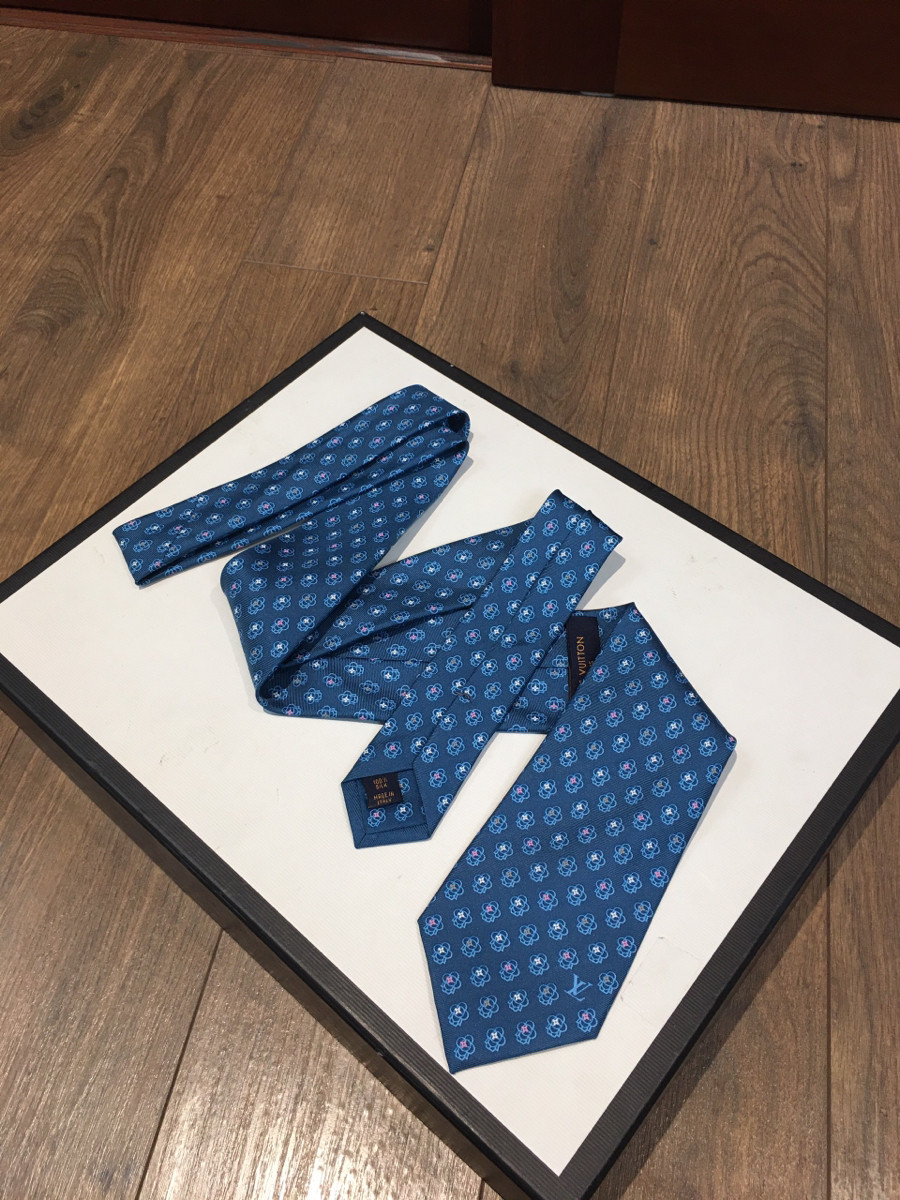Sẵn L o u is V u i t t o n MR2242 Necktie Silk Blue Rubbed M77722.