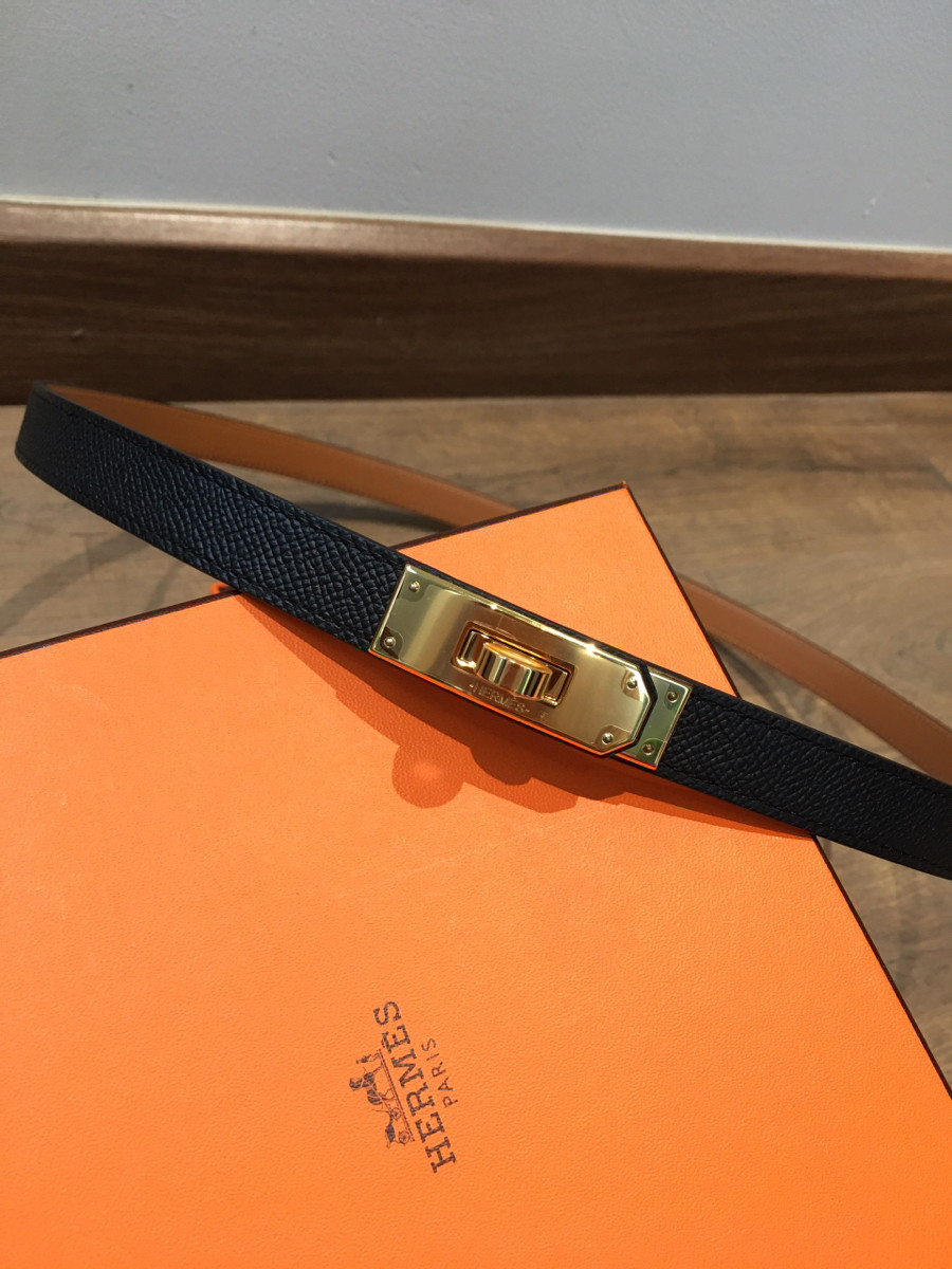 Sẵn em belt  H erm ès Kelly Z engraving: 2021 Belt Veau Epsom Black size 110  ( em đo vòng trong khoảng 101cm ) . Tình trạng NEW còn seal nilon ở mặt kim loại ạ .