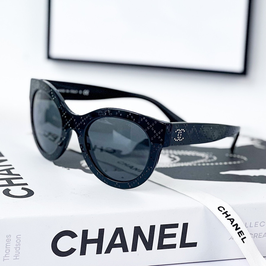 Kính râm Chanel sang trọng , tinh tế ✨