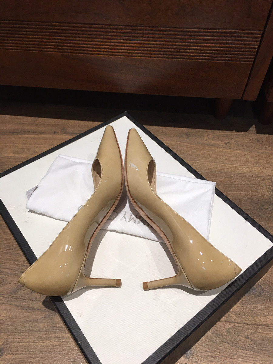 Ji mmy C hoo Patent leather Pumps 36 1/2 Ladies' Beige; cao 6cm . tình trạng chưa SD. kèm túi vải ạ