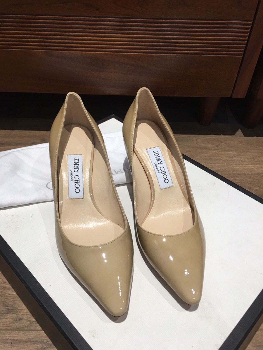 Ji mmy C hoo Patent leather Pumps 36 1/2 Ladies' Beige; cao 6cm . tình trạng chưa SD. kèm túi vải ạ