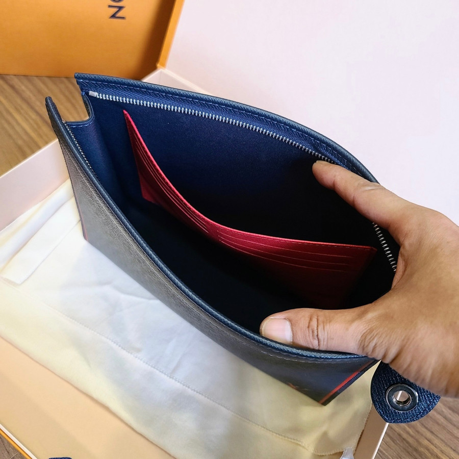 Clutch LV TAIGA LEATHER NAVY RED STRIPE POCHETTE VOYAGE MM