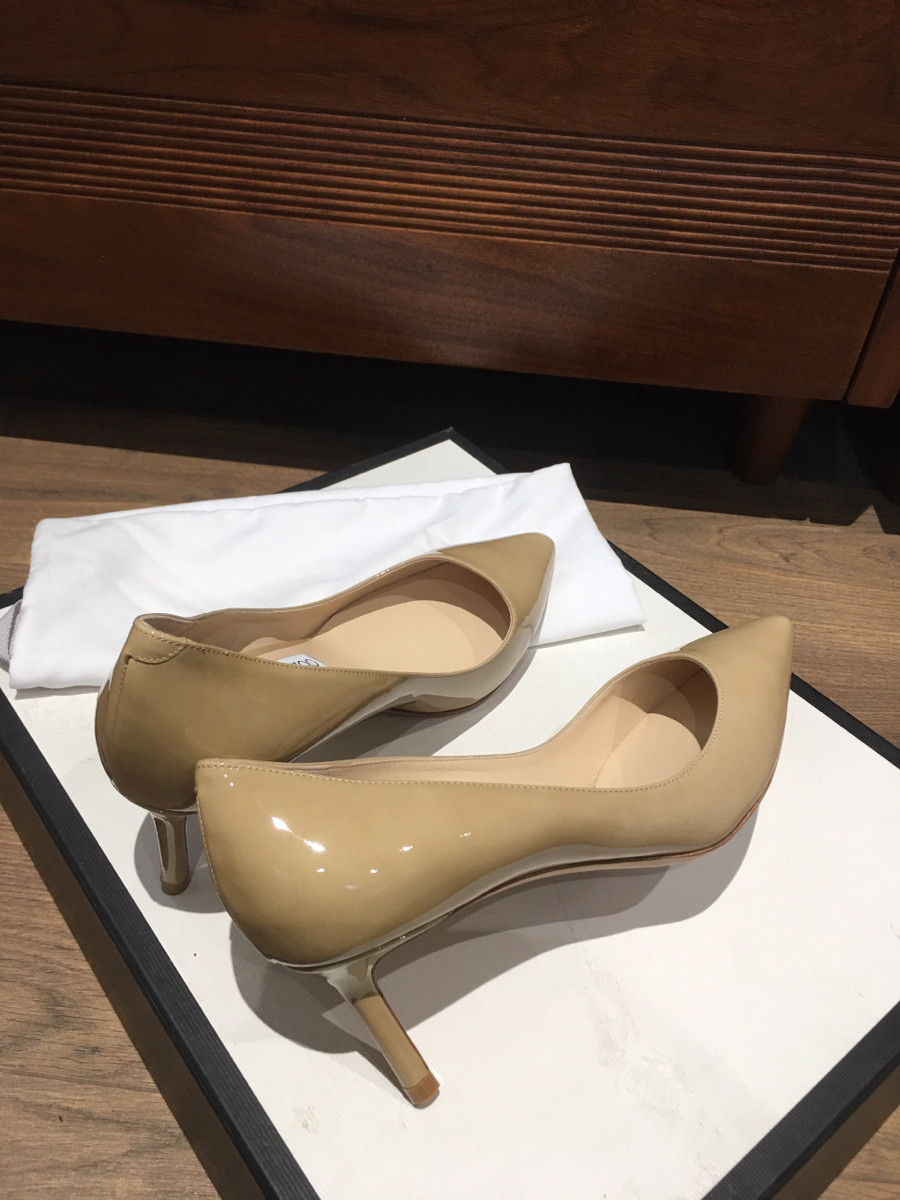 Ji mmy C hoo Patent leather Pumps 36 1/2 Ladies' Beige; cao 6cm . tình trạng chưa SD. kèm túi vải ạ