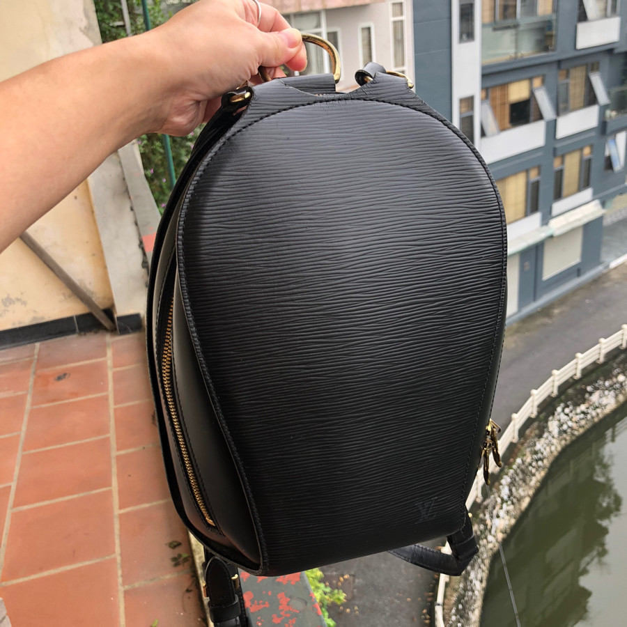 ❤️Louis vuitton_ "Mabillion" Carmine Black Epi Leather Zip Around Backpack: