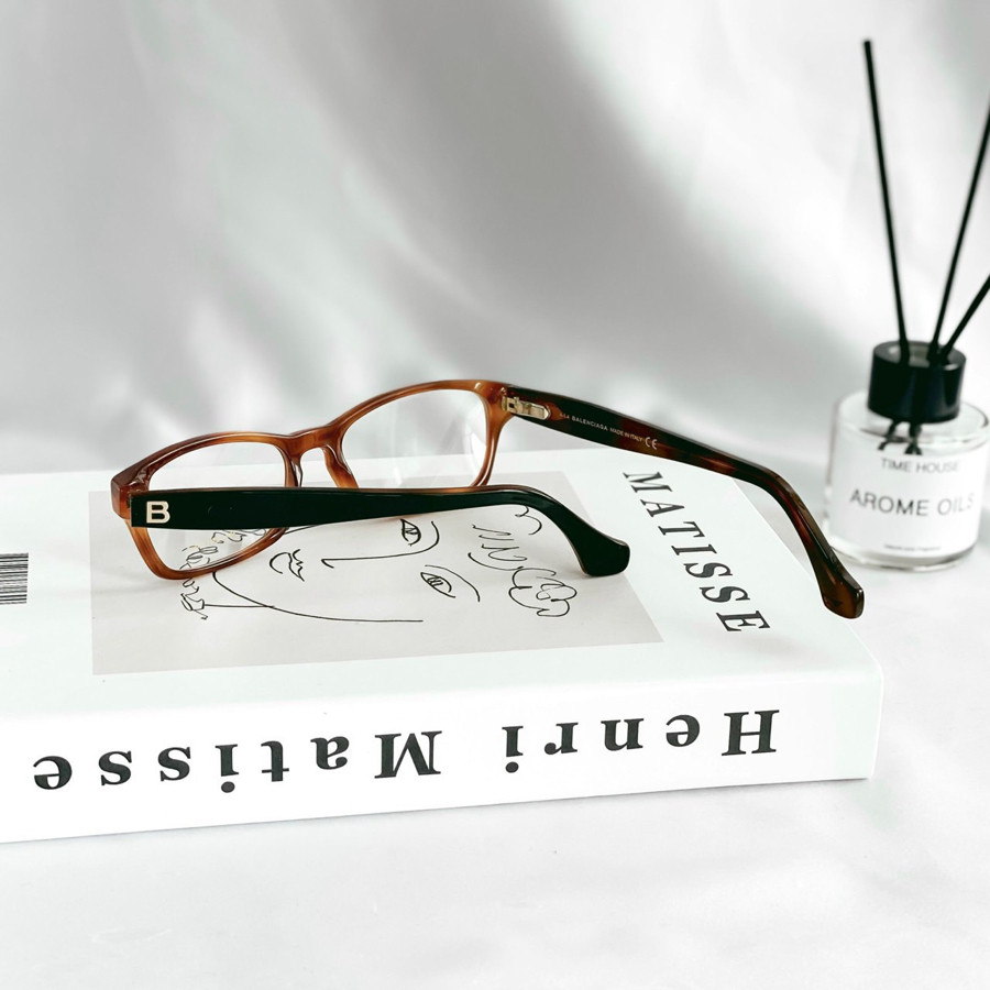 Kính cận Balenciaga thanh lịch , gọng siêu nhẹ ✨