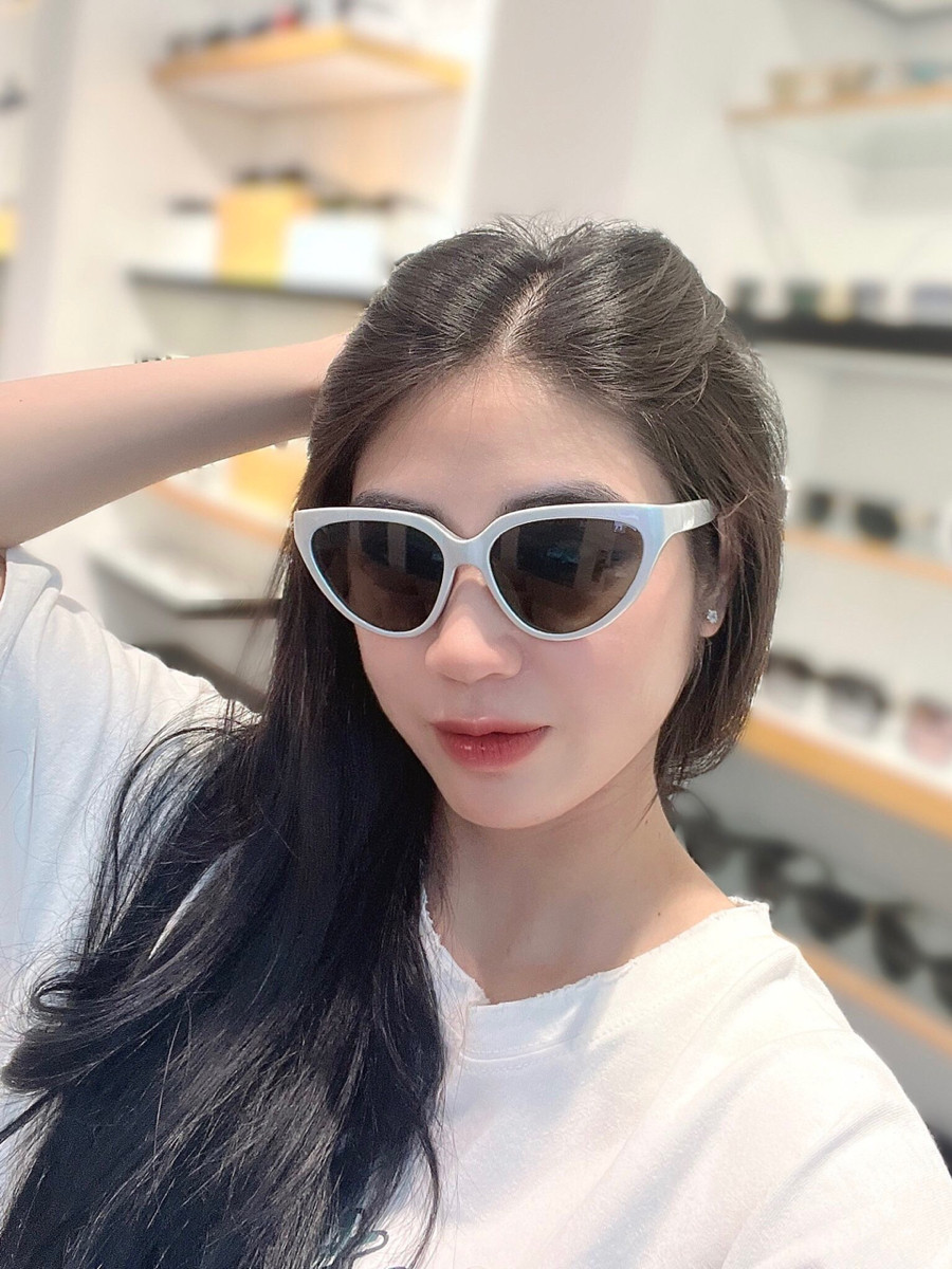 Kính râm Balenciaga kiểu dáng thể thao new ss 2022 ✨