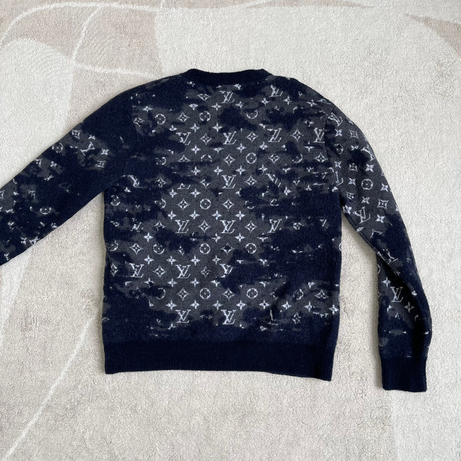 Sweater l.v M ( phom nhỏ fit max 60kg ) - 98%