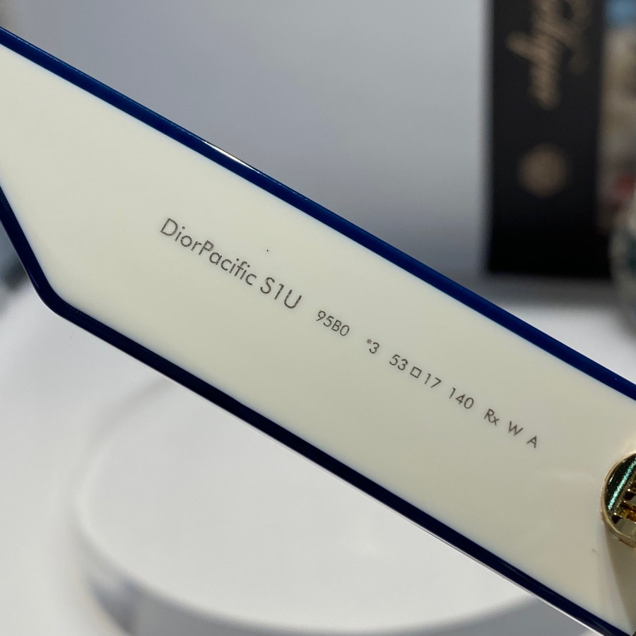 Kính Dior