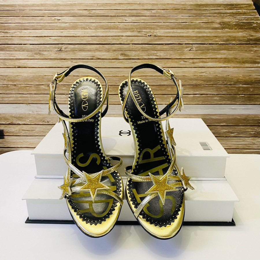 Giày Valentino