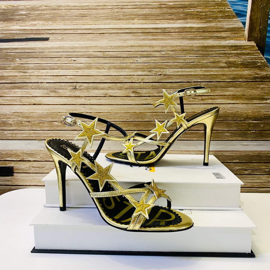 Giày Valentino