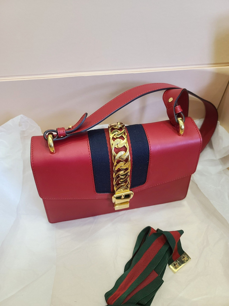 Túi Gucci SYLVIE SMALL RED SHOULDER BAG