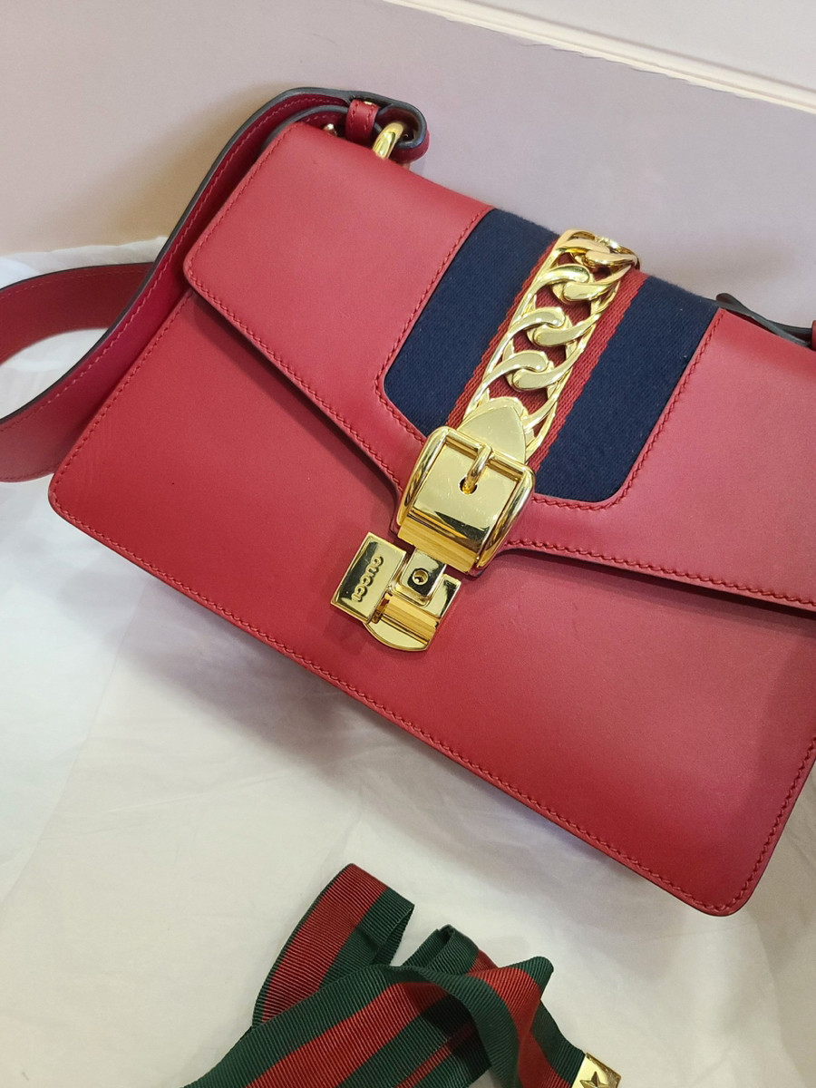 Túi Gucci SYLVIE SMALL RED SHOULDER BAG