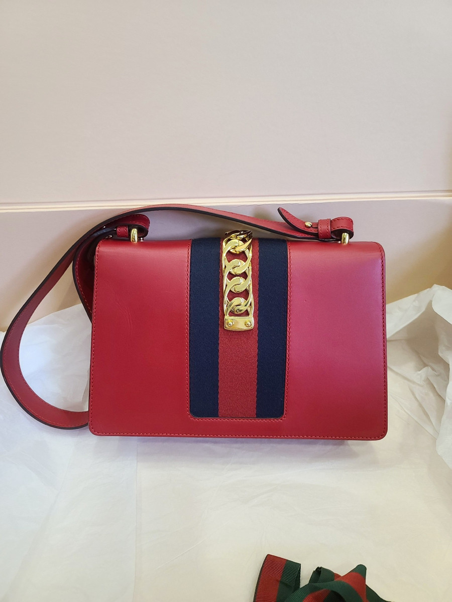 Túi Gucci SYLVIE SMALL RED SHOULDER BAG