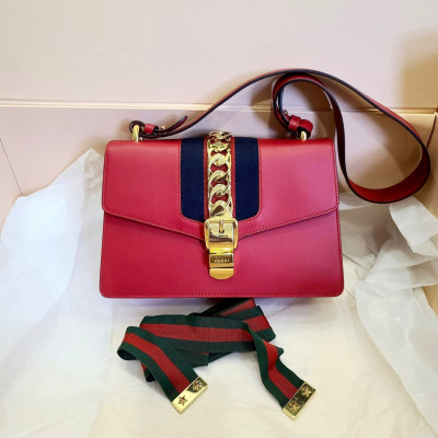 Túi Gucci SYLVIE SMALL RED SHOULDER BAG