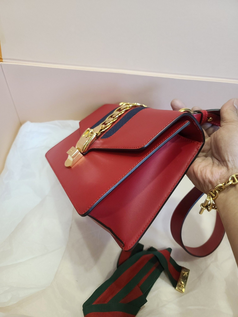 Túi Gucci SYLVIE SMALL RED SHOULDER BAG