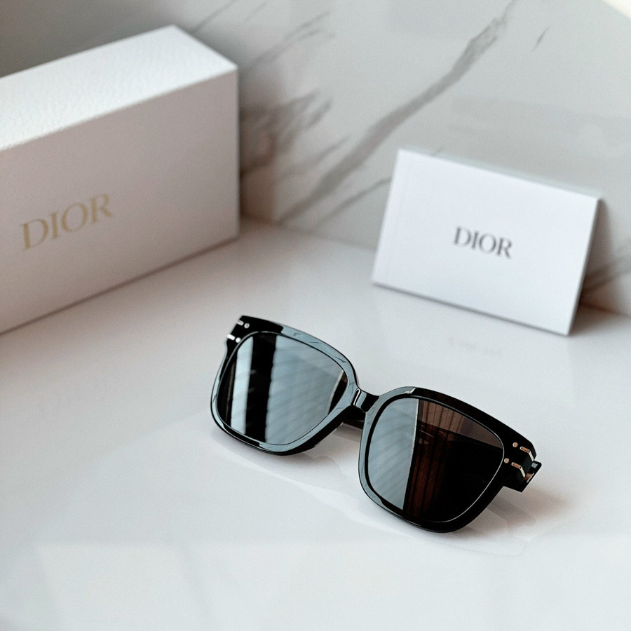 Kính Dior