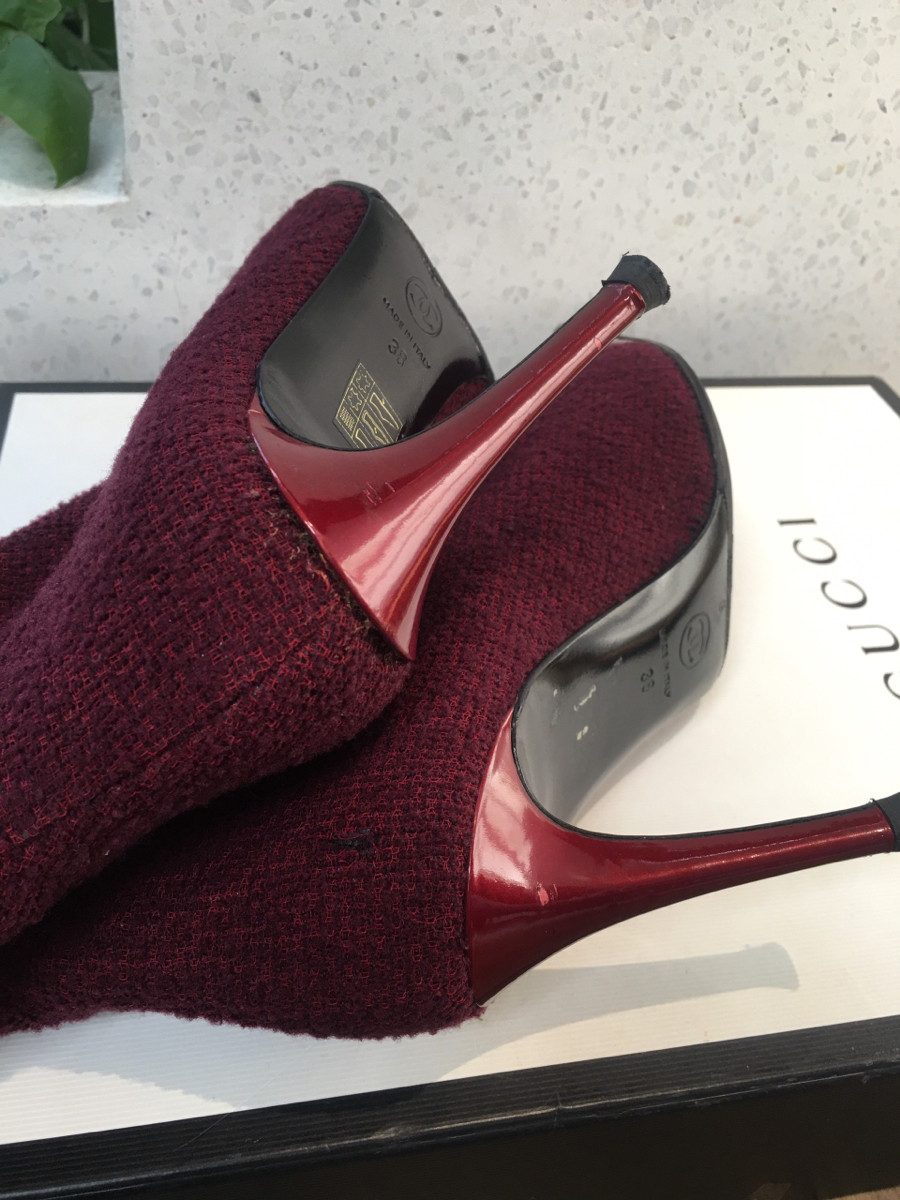 Bốt CHA NE L   Used Heel Pumps Bordeaux Tweed Size 38; cao 9cm . tình trạng như hình chi tiết e up kèm , phần mũi, gót sau có như hình ạ. ( form bé ạ )