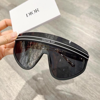 Kính Dior