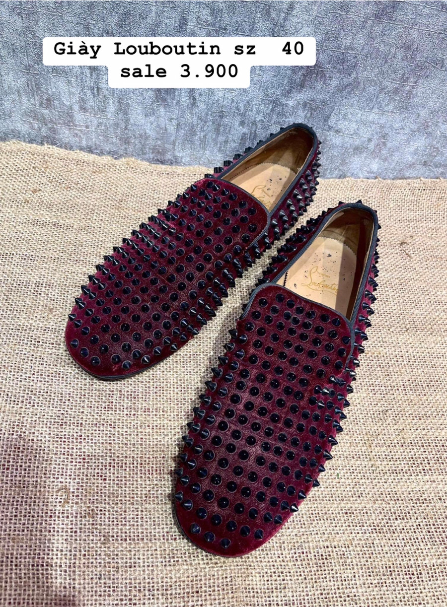 Giày louboutin đỏ nhung đinh đen sz 40